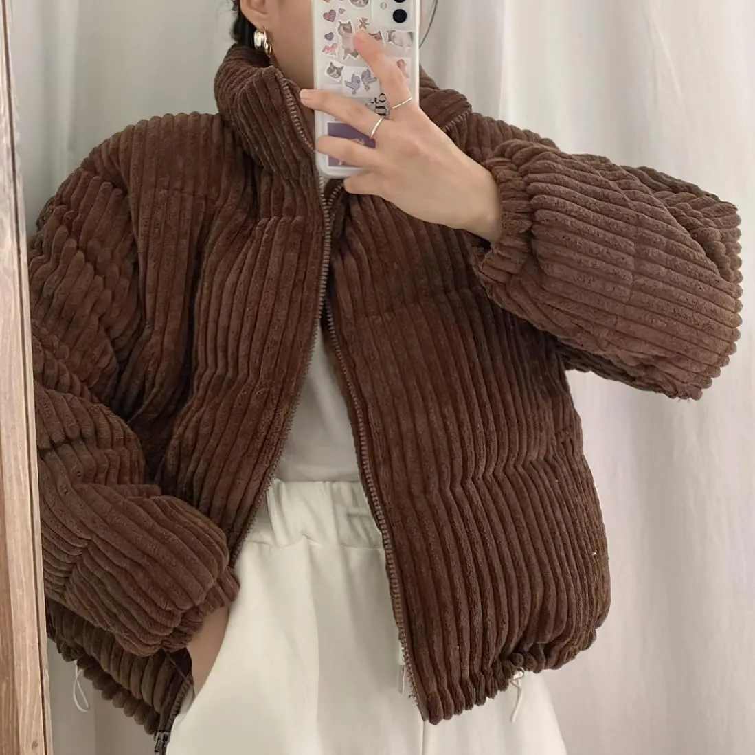 chouyatou Women Winter Warm Corduroy Puffer Jacket Quilted Down Zip Up Stand Collar Cropped Short Coats