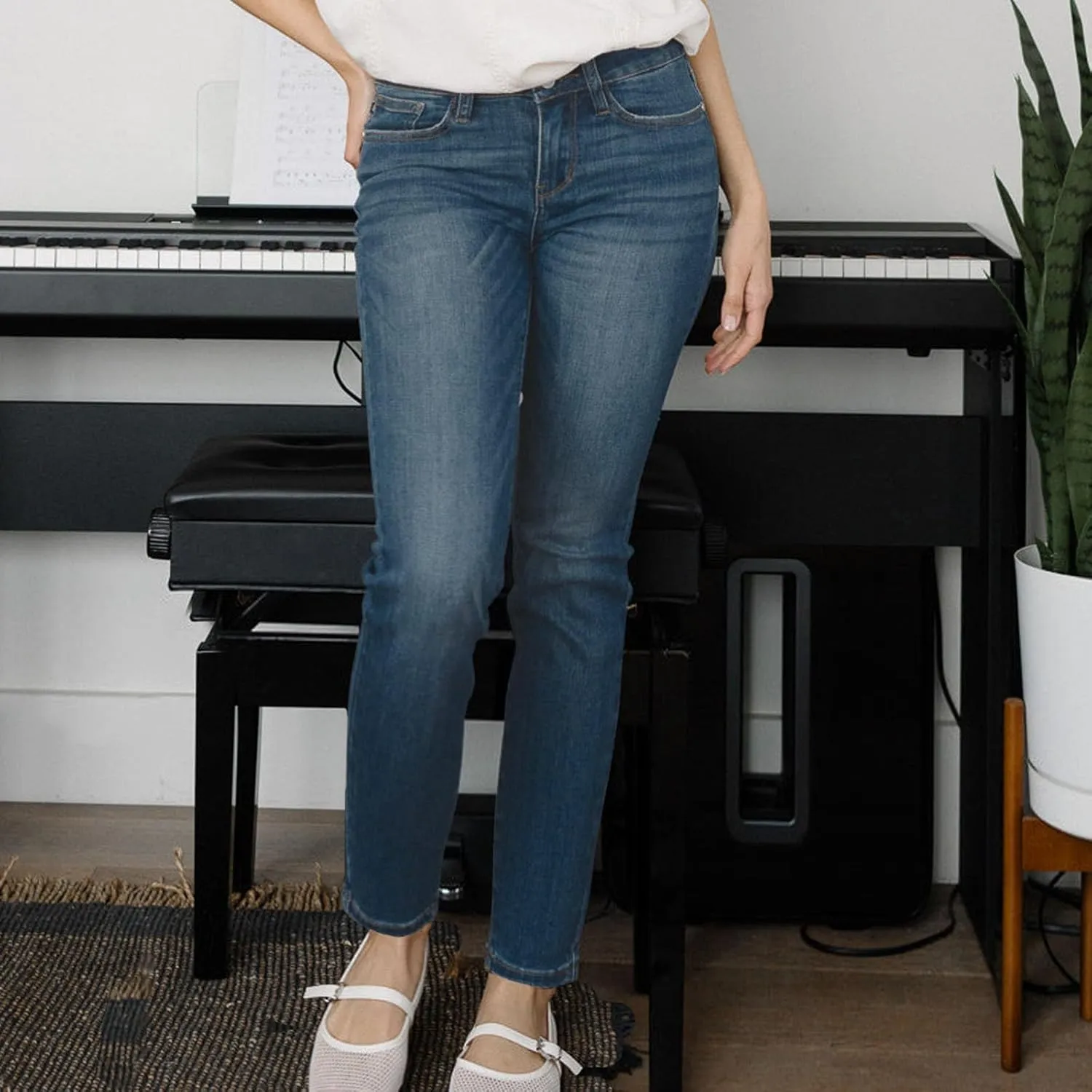 Skinny Jeans for Women High Waist Stretch Straight Leg Cropped Jeans Comfy Distressed Curvy Jean Leggings with Pockets